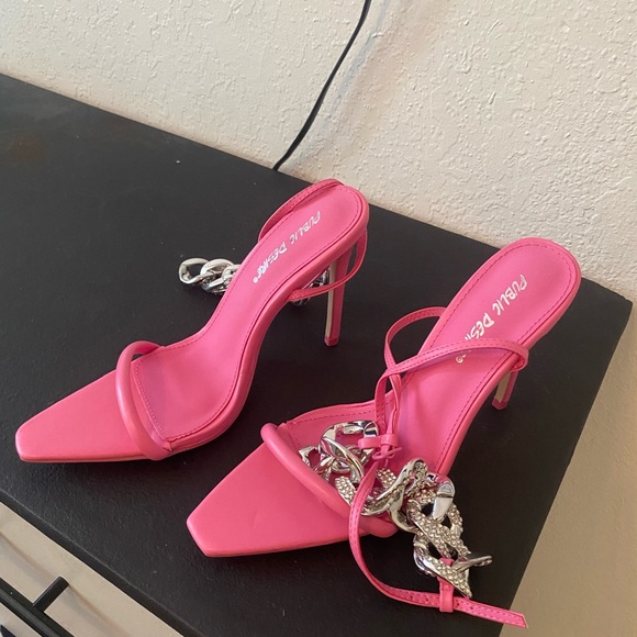 Heels - Picture 2 of 2